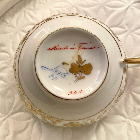 Le Tallec Limoges Bonwit Teller Gilt Botanical Border Full set 24 plates /9 cups - Picture 2 of 7